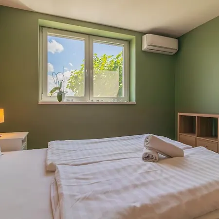Family Friendly In W Pool & Ac By Nw Appartamento