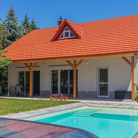 Family Friendly In W Pool&ac By Nw Fonyód
