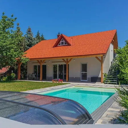 Family Friendly In W Pool & Ac By Nw Appartamento